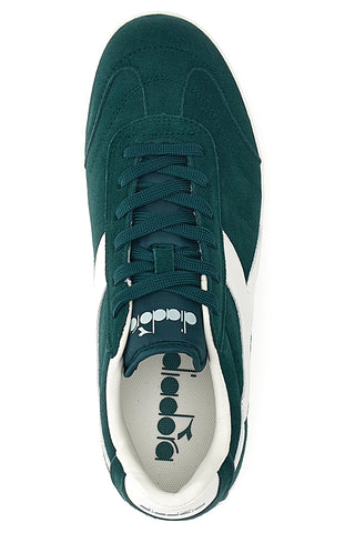 Zelene superge iz semiša z logotipom Diadora Kick na strani