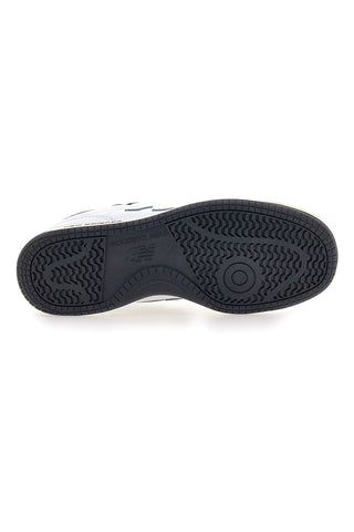 Bele usnjene superge z črnim profilom New Balance BB80AWB