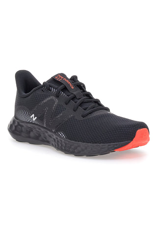 Črni tekaški čevlji iz mrežastega materiala z blaženim podplatom New Balance M411RU3