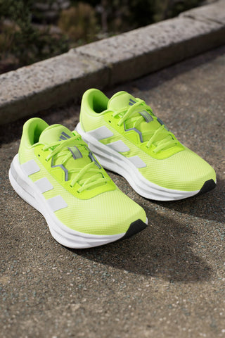Fluorescentno rumene tekaške superge iz mrežastega materiala Adidas Galaxy 7 M