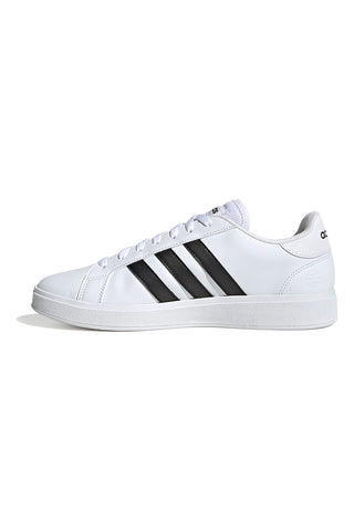Bele superge z črnimi črtami v teniškem slogu Adidas Grand Court Base 2