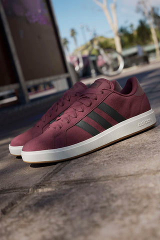 Bordeaux rdeče usnjene superge z črnimi črtami Adidas Grand Court Base 00s