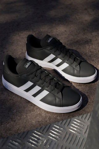 Črni čevlji z belimi črtami Adidas Grand Court Base 2
