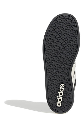 Črni športni copati z belo podplatom in Adidas črtami Breakbase J