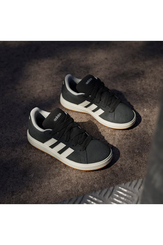 Črni superge iz semiša z 3 belimi črtami Adidas Grand Court 00s K