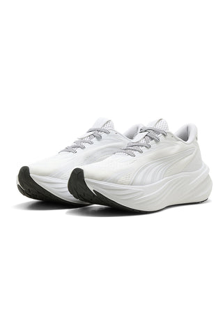 Bele tekaške čevlje iz mrežastega materiala z blaženjem Profoam Puma Maxima Pro