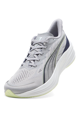 Svetlo sive tekaške čevlje iz mrežastega materiala z blaženjem Profoam Puma Darter Pro 2