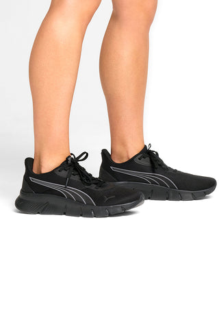Lahki tekaški čevlji Puma FlexFocus Lite Modern v črni barvi