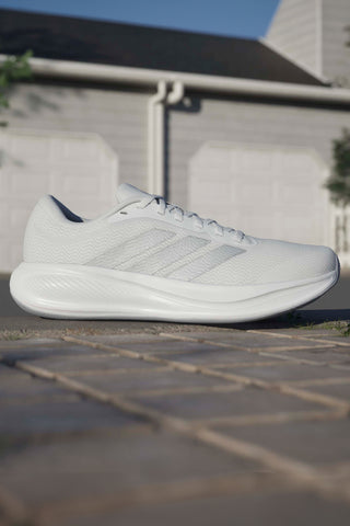 Bele lahke tekaške copate Adidas Response Runner 2