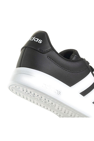 Črni športni copati z belimi detajli v ikoničnem slogu Adidas Grand Court Base 3