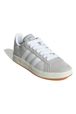 Sive superge z belimi detajli v retro slogu Adidas Grand Court Base 00s