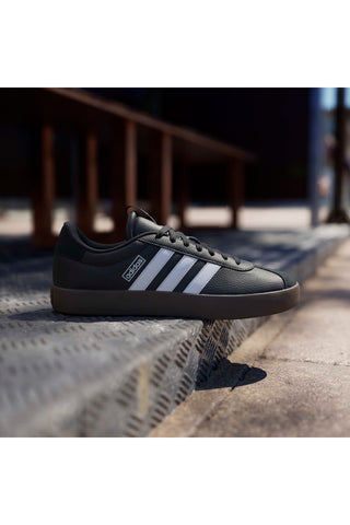Črni superge z belimi detajli in gumijasto podplatom Adidas Vl Court 3.0
