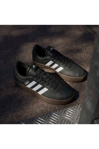 Črni superge z belimi detajli in gumijasto podplatom Adidas Vl Court 3.0