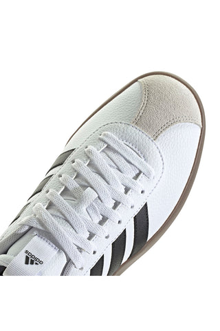 Bele superge z črnimi detajli in gumijasto podplatom Adidas Vl Court 3