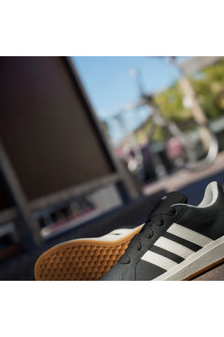 Črni superge iz semiša Adidas Grand Court 00s