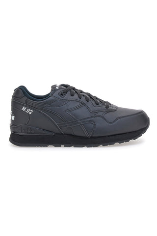 Črni supergi z gladkim zgornjim delom Diadora N 92 L