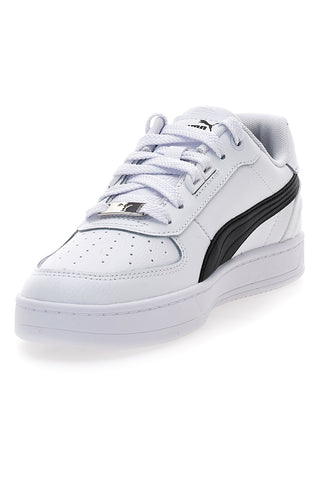 Bele superge z črnim pasom na strani Puma Caven 2