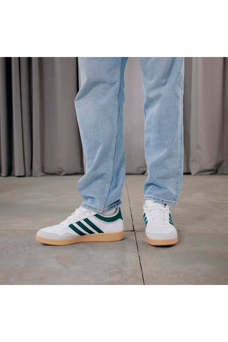 Bele superge z zelenimi detajli in gumijasto podplatom Adidas Hoops 4.0