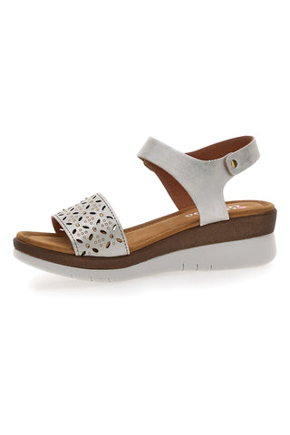 Bele sandale z biseri in platformo Linea Comoda 7194P