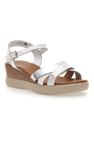 Sandali z nizkim kljunom in prekrižanimi belimi trakovi PITTARELLO SUN FW10172