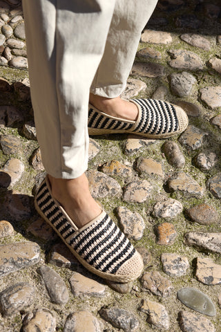 Espadrile iz bež in črne črtaste tkanine Prima riga p687