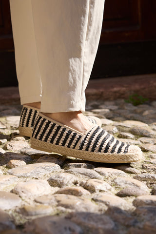 Espadrile iz bež in črne črtaste tkanine Prima riga p687