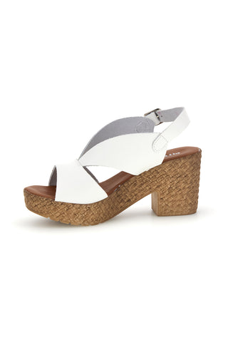 Beli sandali s pleteno peto roza 7484313
