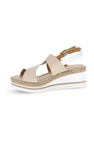 Beli sandali s platformo in trakom Pittarello videz MK3313109