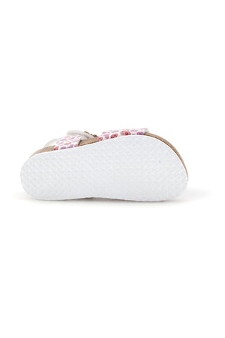 Beli sandali s potiskom srčkov Pitt kids 14609