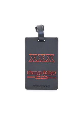 Oznaka za kovček Črna in rdeča „Strange Things Inside“ NAMETAG 4