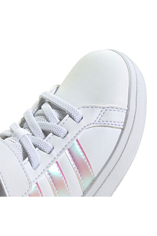 Bele superge z iridescentnimi črtami in zapenjanjem na velcro Adidas Grand Court 2.0 EL C