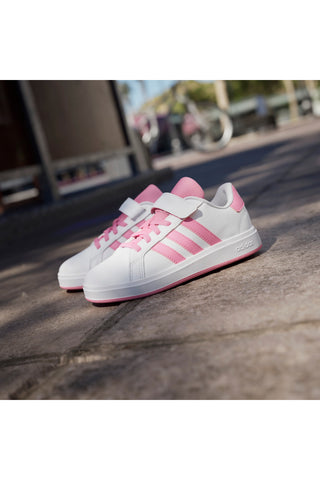 Bele superge z rožnatimi črtami in zapenjanjem na velcro Adidas Grand Court 2 EL C