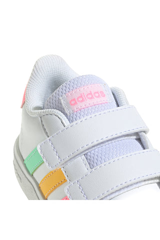 Beli čevlji z večbarvnimi detajli in zapenjanjem na velcro Adidas Grand Court 2 CF I