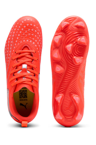 Rdeči nogometni čevlji s tehničnimi podrobnostmi Puma Future 9 Play Jr