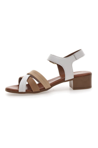 Bele sandale s prekrižanimi trakovi Pittarello Look 243205