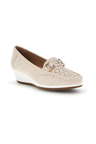 Mocassini beige traforati con zeppa Mio tempo MINA910