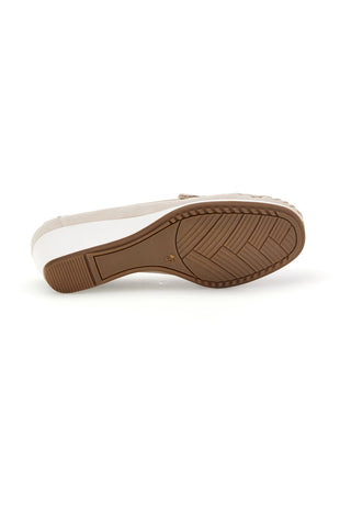Mocassini beige traforati con zeppa Mio tempo MINA910