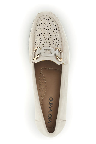 Mocassini beige traforati con zeppa Mio tempo MINA910