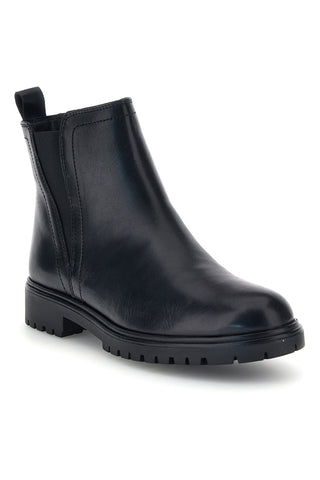 Stivaletti Beatles neri in pelle con suola carrarmato Pittarello 23606