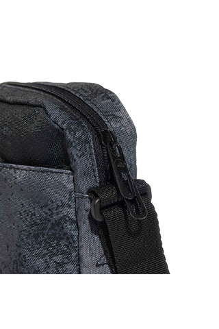 Črna torba z ramenskim trakom in potiskom z učinkom pranja Adidas LIN G ORG