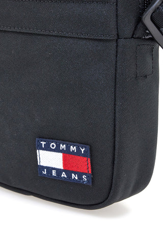 Črna torba z logotipom Tommy Jeans TOMMY DAILY REPORTER