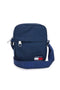 Modra torba z logotipom in ramenskim trakom blagovne znamke Tommy Jeans TOMMY DAILY REPORTER