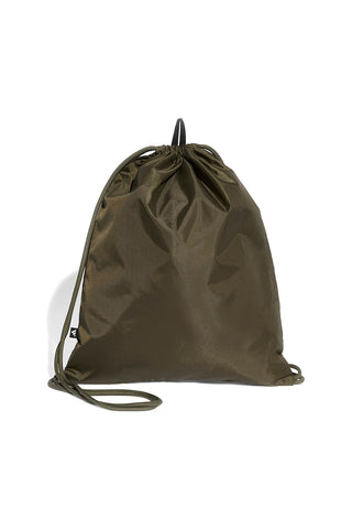 Zelena torba z logotipom Adidas Linear Gymsack na sprednji strani