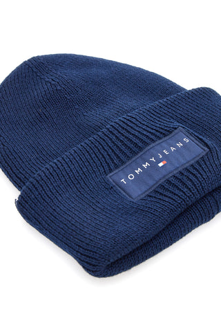 Modra pletena kapa z logotipom Tommy Jeans Linear Beanie