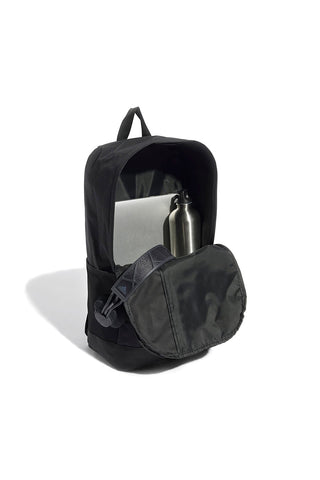Črn nahrbtnik Adidas Linear Backpack z navpičnim potiskom